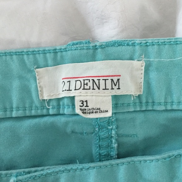 Shorts - Picture 3 of 3