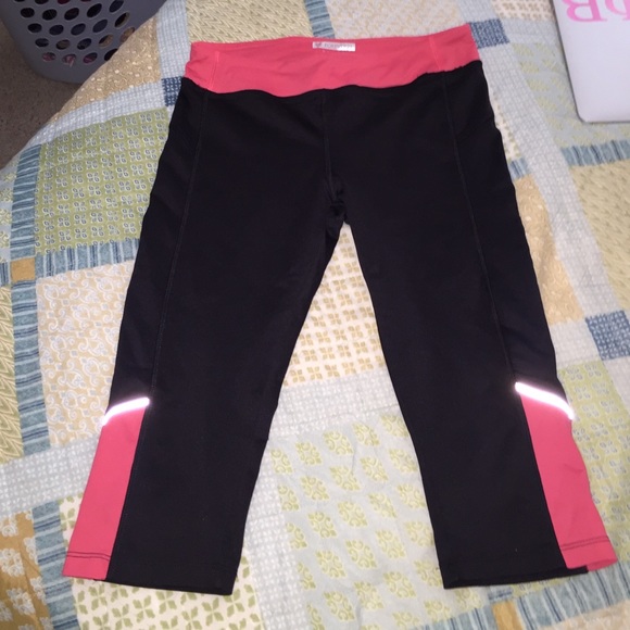 forever black and pink Capri yogas