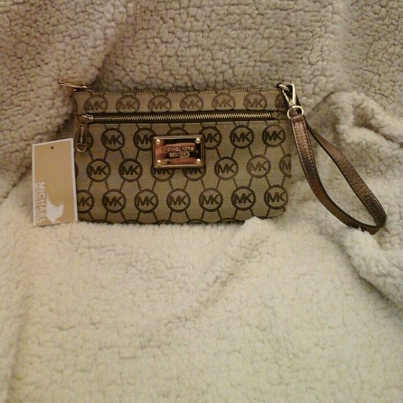 Michael Kors wristlet
