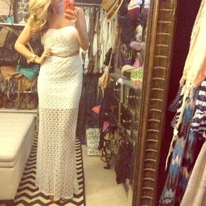 White maxi dress(belt not included)