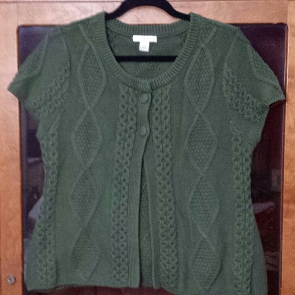 Short sleeve sweater cardigan