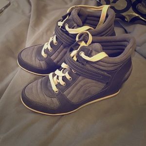 Wedge sneakers