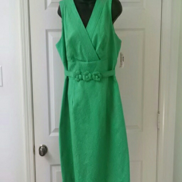 New!! Classy floral pattern green dress w/belt. - Picture 1 of 4