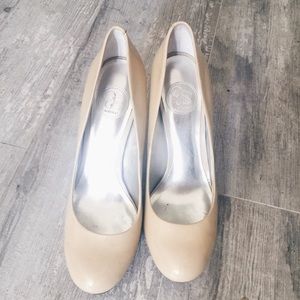 Nude pumps by Jessica Simpson
