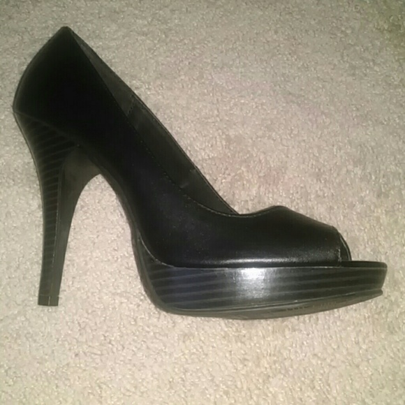 Shoes - Picture 2 of 3
