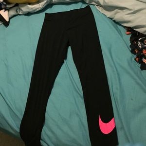 🔺holding🔺Nike club leggings