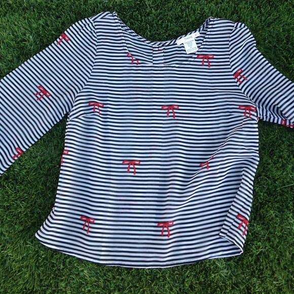 Price ⬇️ Black & white striped unlined blouse