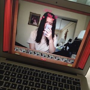 Meet your Posher, Alexis