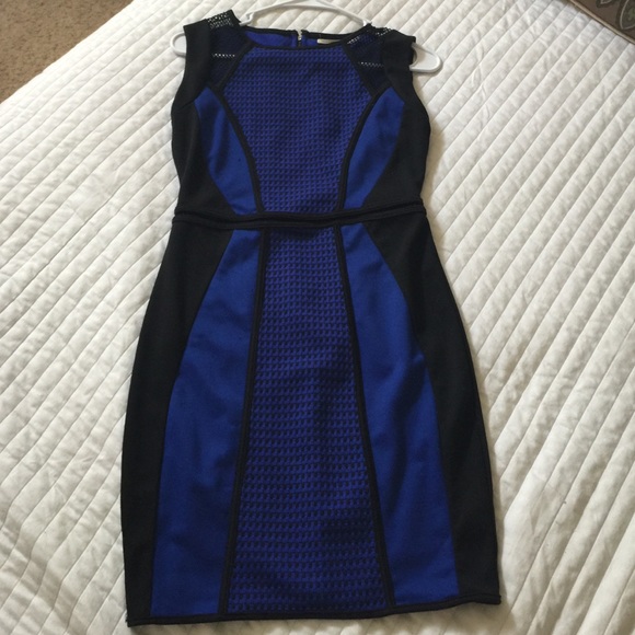 Dress - Picture 4 of 4