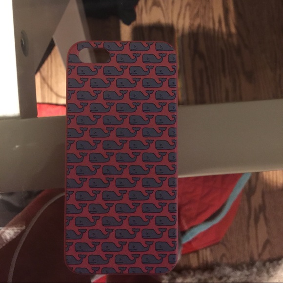vineyard vines whale case