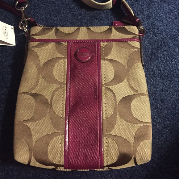 New with tags Coach cross body bag - Picture 1 of 4