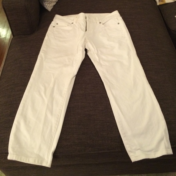 ⭐️DEAL⭐️ White Ann Taylor loft capris - size 2