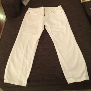 ⭐️DEAL⭐️ White Ann Taylor loft capris - size 2