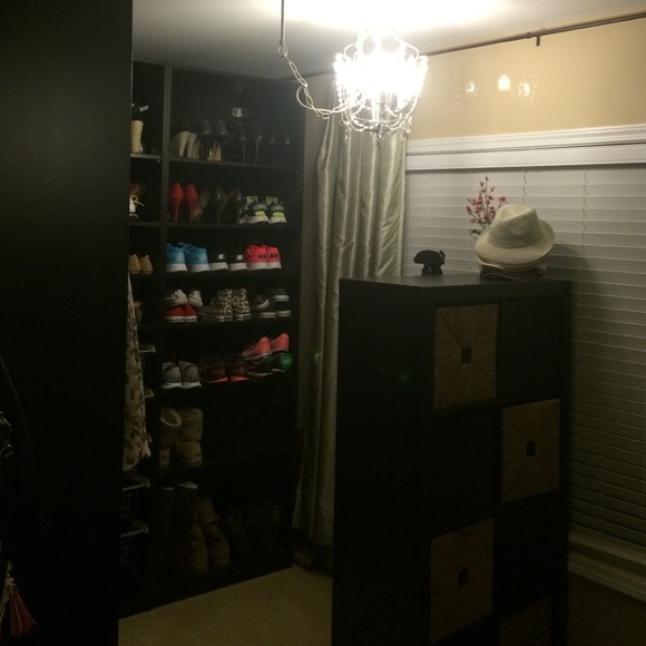 Meet your Posher, Courtney - Picture 2 of 4