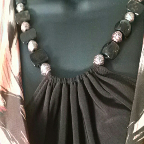 Dressy tropical top - Picture 2 of 4