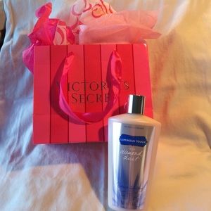 Victoria's Secret Luminous Touch lotion