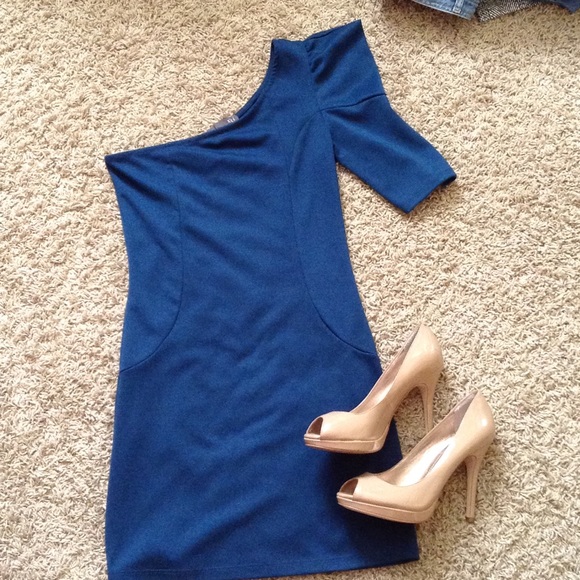 Forever 21 Dresses & Skirts - F21 one shoulder blue dress