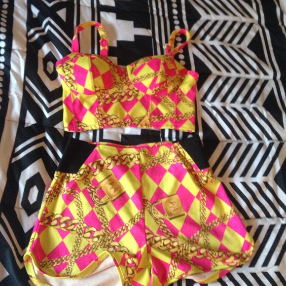 Two piece - Picture 3 of 4