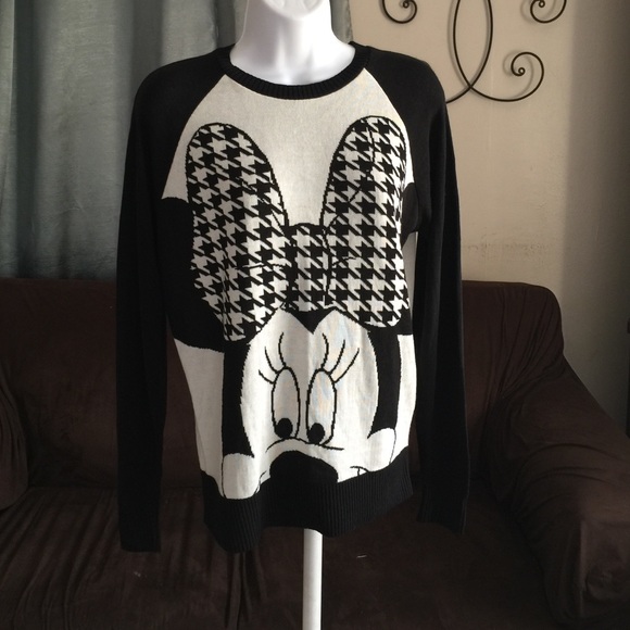 Disney Store Sweaters - 🆕 White and Black Minnie Sweater