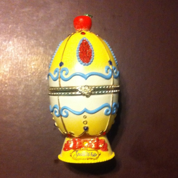 Snow White jewelry holder