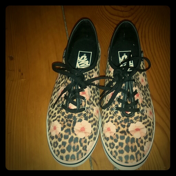 VANS Brand new NEVER WORN!!!
