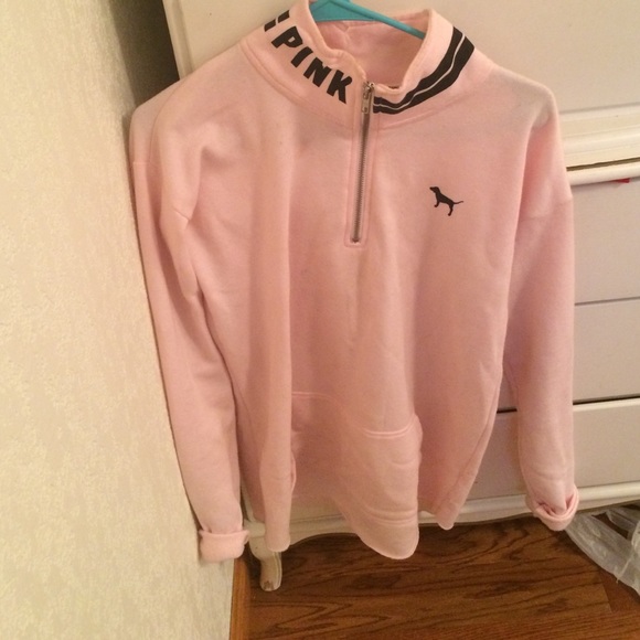 VS PINK PULLOVER HOODIE!  Worn once.