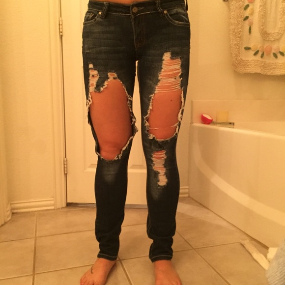 Destroyed skinny jeans