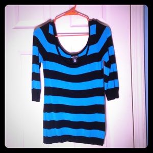 Black and blue, striped 3/4 sleeve shirt