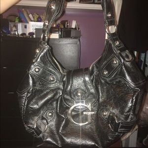 Guess purse in very good condition only wore once!