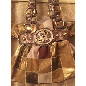 Super cute patchwork Kathy Van Zeeland handbag
