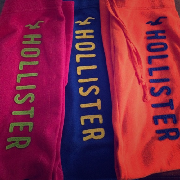 3 pairs of hollister sweats.