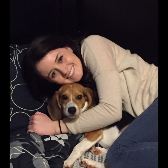 Meet your Posher, Kayla - Picture 3 of 4