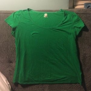 Green scoop neck tshirt