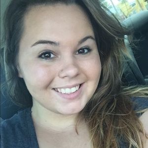 Meet your Posher, Kayla