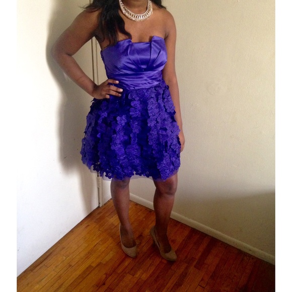 WINDSOR: Homecoming Dress - Picture 3 of 3