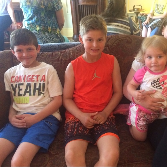 Meet your Posher!! - Picture 4 of 4