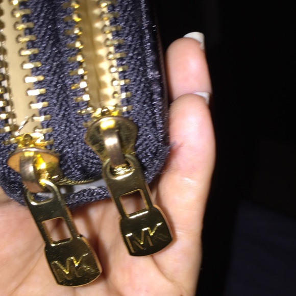 Double Zip Wallet - Picture 4 of 4