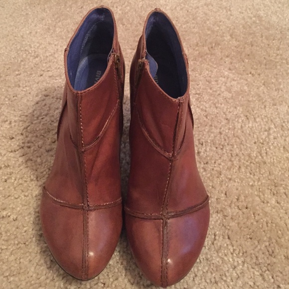 Ankle natural-color Leather Bootie 4inch heel