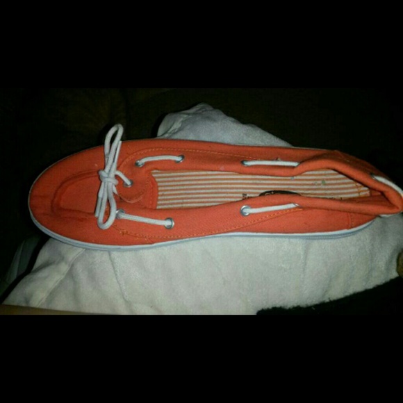Orang flats