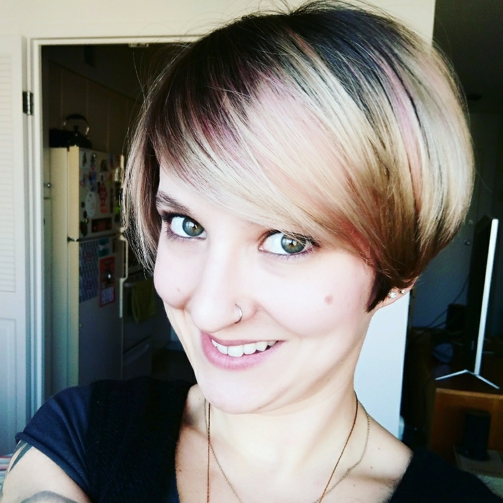 Meet Your Posher, Kira | CLE Threads - Picture 7 of 8