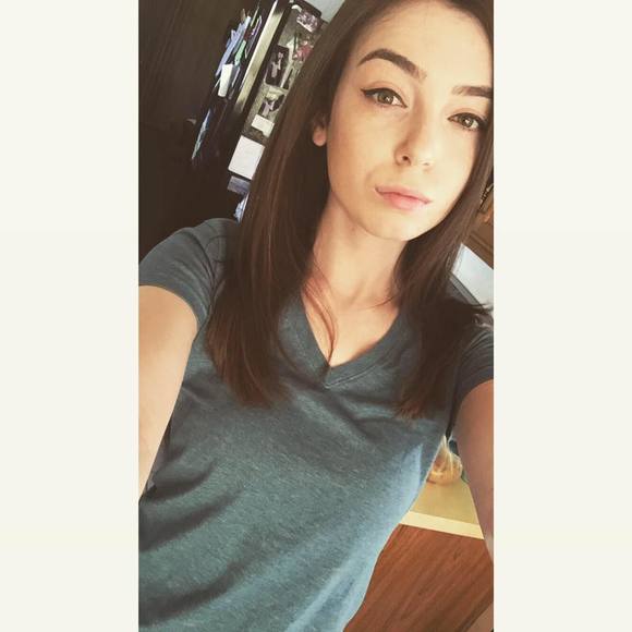 Meet your Posher, Liz - Picture 1 of 1