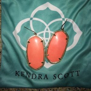 Kendra Scott Danielle Earrings in Coral!