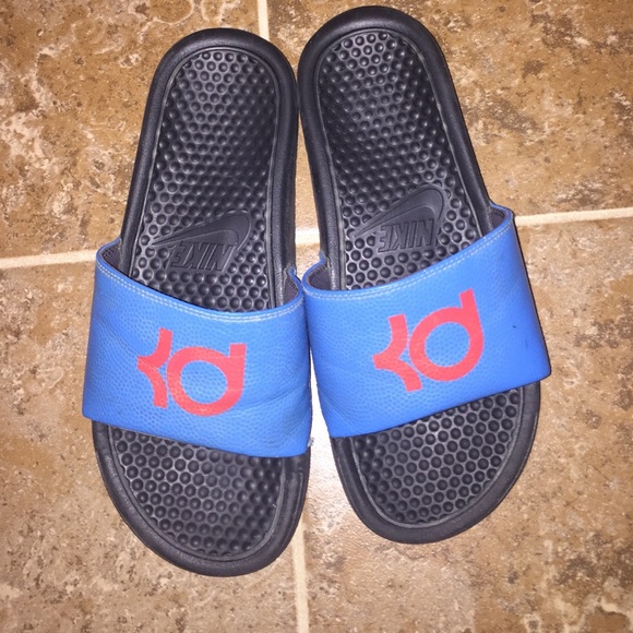 Kd slippers.