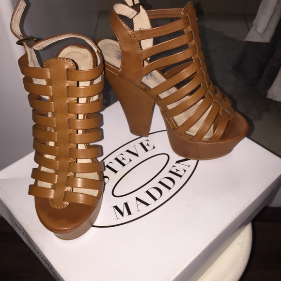 Steven Madden Platform Wedge