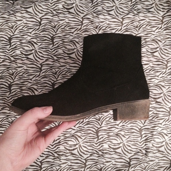 Boots - Beautiful suede boots!