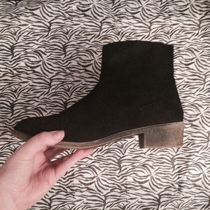 Beautiful suede boots!