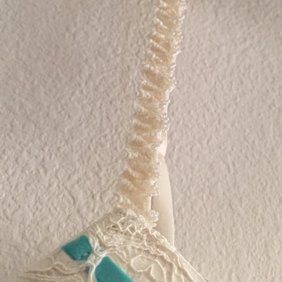 Bra - Picture 2 of 3