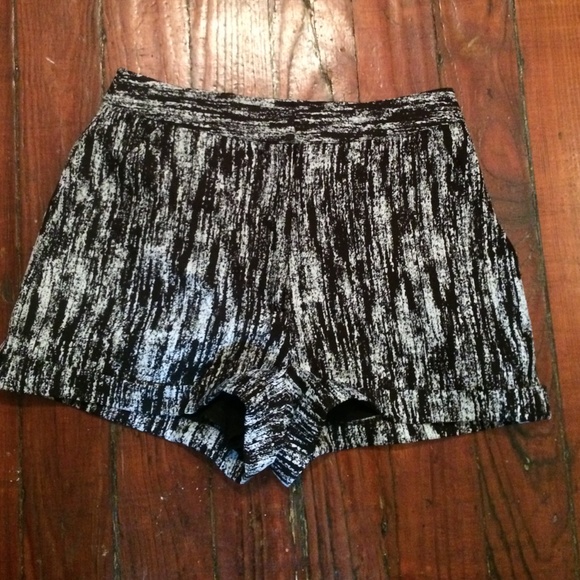 Moving sale!! NWOT Nasty Gal Shorts