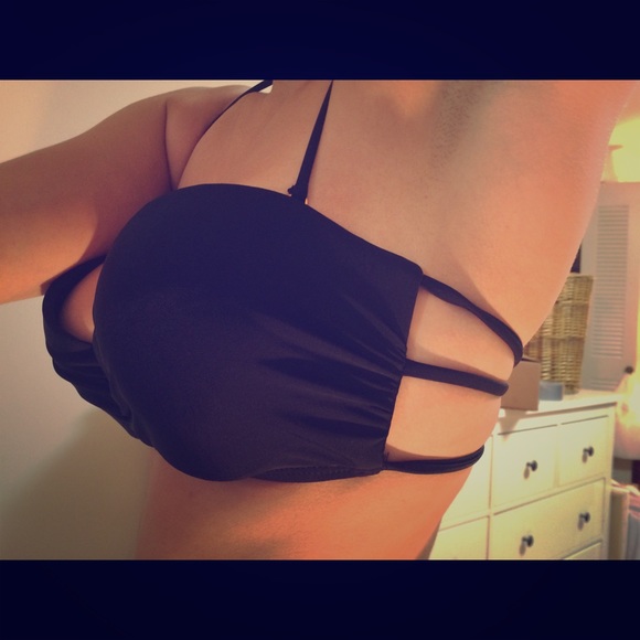 Bandeau bathing suit top with removable straps