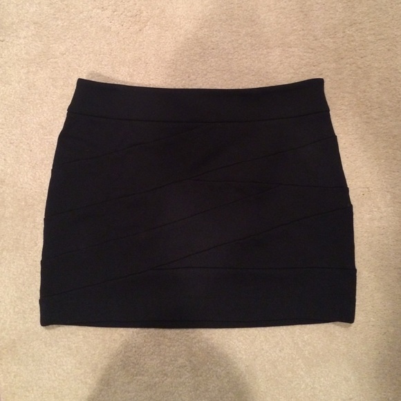 Express - black bandage skirt
